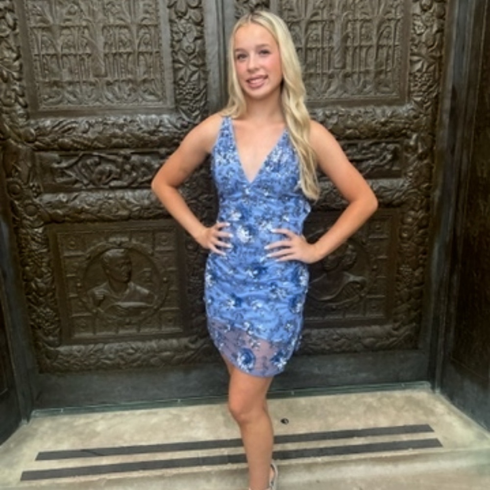 Chic Blue Patterned Mini Dress